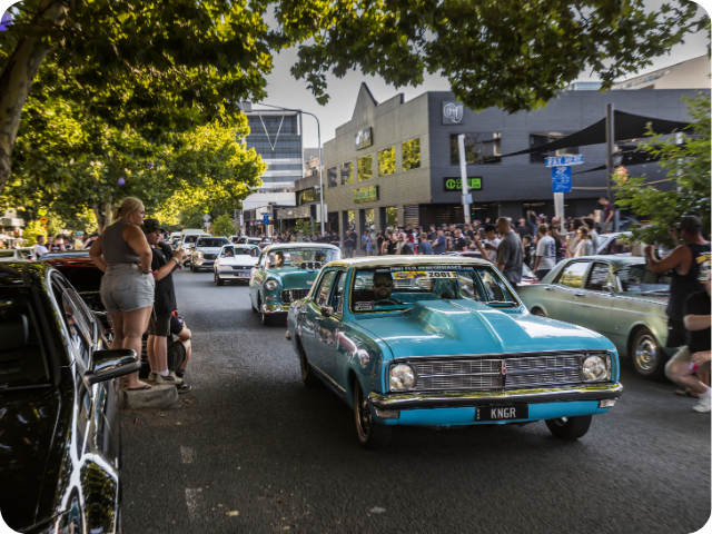 SN38_Summernats City Cruise With Fans_640x480 SN38_Summernats City Cruise With Fans_640x480