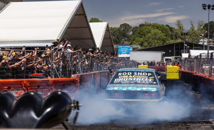 Car competing in skid row at Summernats 720x440 Car competing in skid row at Summernats